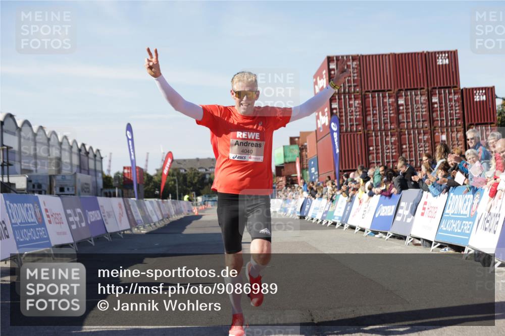 03.10.2025 - Köhlbrandbrückenlauf Jannik Wohlers http://msf.ph/oto/9086989 03.10.2025 12:53:00 Ziel 4034, 4040 meine-sportfotos.de