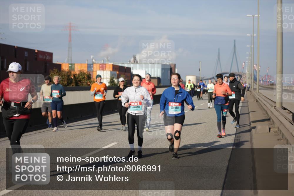 03.10.2025 - Köhlbrandbrückenlauf Jannik Wohlers http://msf.ph/oto/9086991 03.10.2025 10:08:02 Position 3 2250, 2249 meine-sportfotos.de
