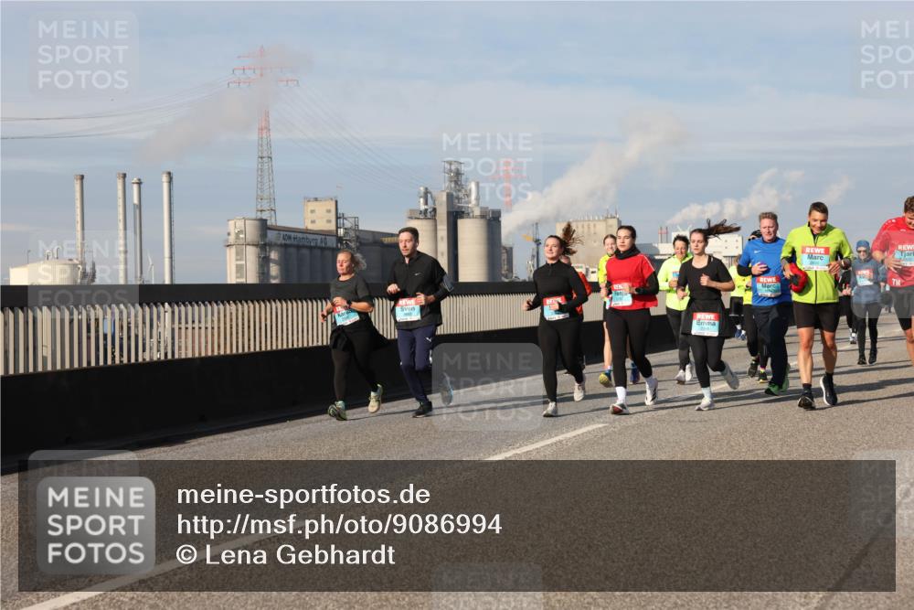 03.10.2025 - Köhlbrandbrückenlauf Lena Gebhardt http://msf.ph/oto/9086994 03.10.2025 10:06:12 Position 2  meine-sportfotos.de