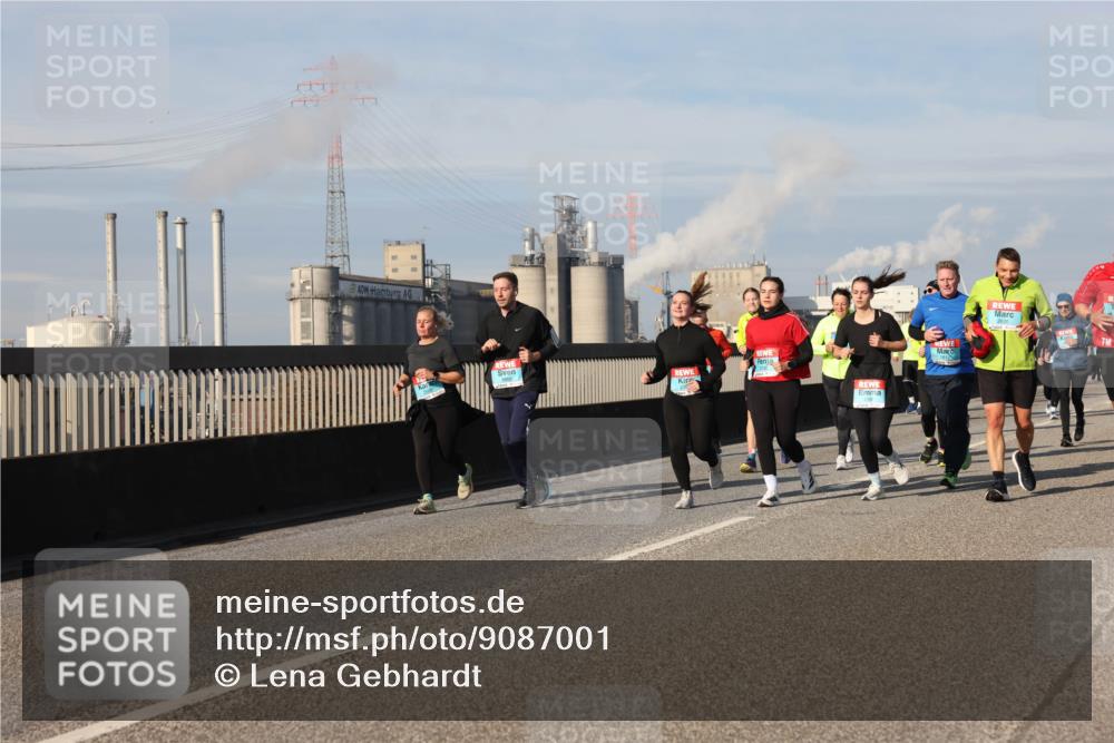 03.10.2025 - Köhlbrandbrückenlauf Lena Gebhardt http://msf.ph/oto/9087001 03.10.2025 10:06:12 Position 2  meine-sportfotos.de
