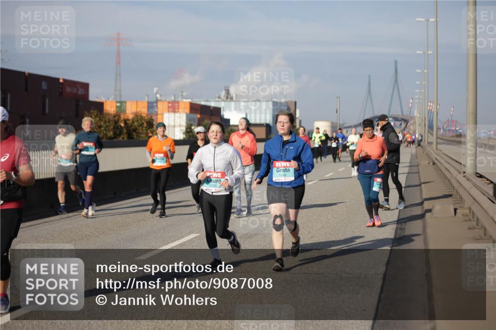 03.10.2025 - Köhlbrandbrückenlauf Jannik Wohlers http://msf.ph/oto/9087008 03.10.2025 10:08:02 Position 3 2250, 2249 meine-sportfotos.de