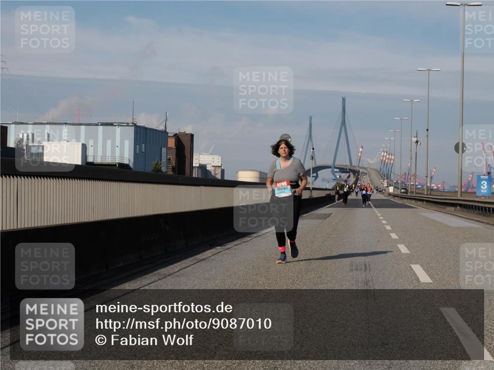 03.10.2025 - Köhlbrandbrückenlauf Fabian Wolf http://msf.ph/oto/9087010 03.10.2025 10:21:56 Position 3 35 meine-sportfotos.de