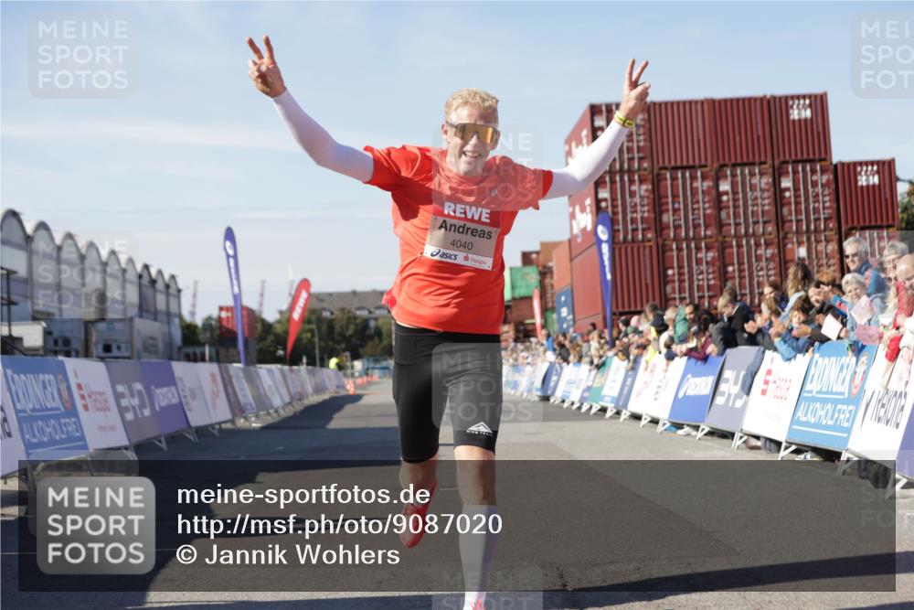 03.10.2025 - Köhlbrandbrückenlauf Jannik Wohlers http://msf.ph/oto/9087020 03.10.2025 12:53:00 Ziel 4034, 4040 meine-sportfotos.de