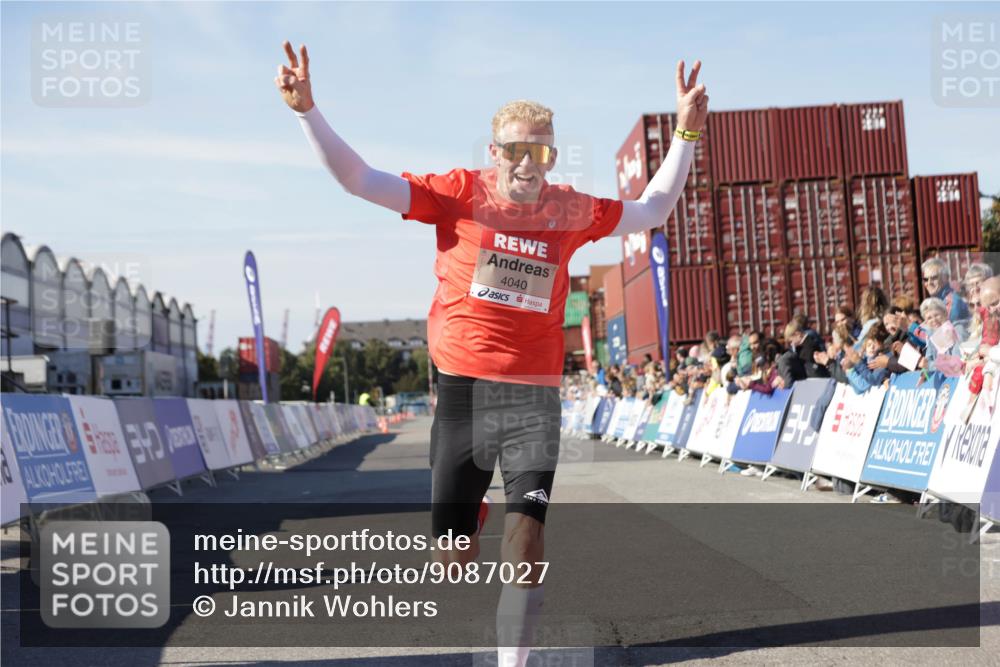 03.10.2025 - Köhlbrandbrückenlauf Jannik Wohlers http://msf.ph/oto/9087027 03.10.2025 12:53:00 Ziel 4034, 4040 meine-sportfotos.de