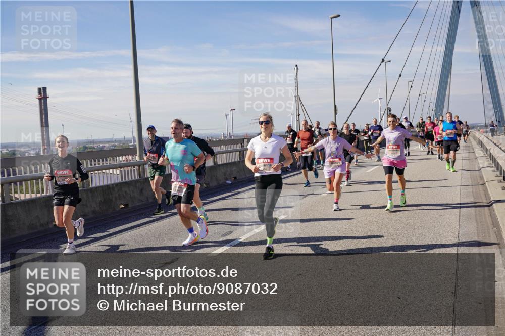 03.10.2025 - Köhlbrandbrückenlauf Michael Burmester http://msf.ph/oto/9087032 03.10.2025 12:43:58 Position 2  meine-sportfotos.de