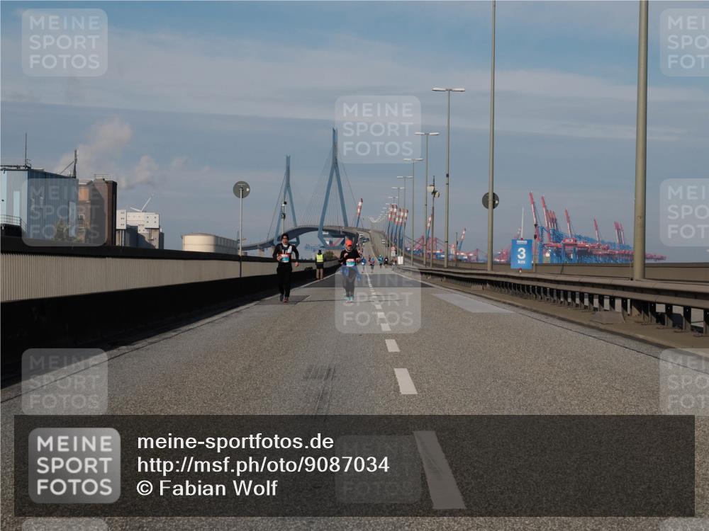 03.10.2025 - Köhlbrandbrückenlauf Fabian Wolf http://msf.ph/oto/9087034 03.10.2025 10:22:12 Position 3 3 meine-sportfotos.de