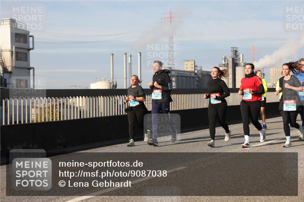 03.10.2025 - Köhlbrandbrückenlauf Lena Gebhardt http://msf.ph/oto/9087038 03.10.2025 10:06:13 Position 2 2655, 2192, 2166 meine-sportfotos.de