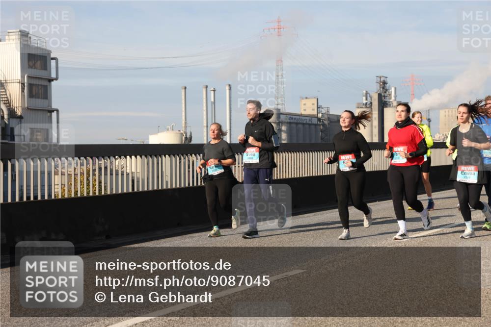 03.10.2025 - Köhlbrandbrückenlauf Lena Gebhardt http://msf.ph/oto/9087045 03.10.2025 10:06:13 Position 2 2655, 2166 meine-sportfotos.de