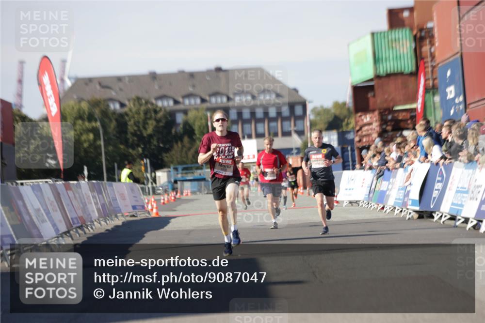 03.10.2025 - Köhlbrandbrückenlauf Jannik Wohlers http://msf.ph/oto/9087047 03.10.2025 12:53:10 Ziel 6333 meine-sportfotos.de