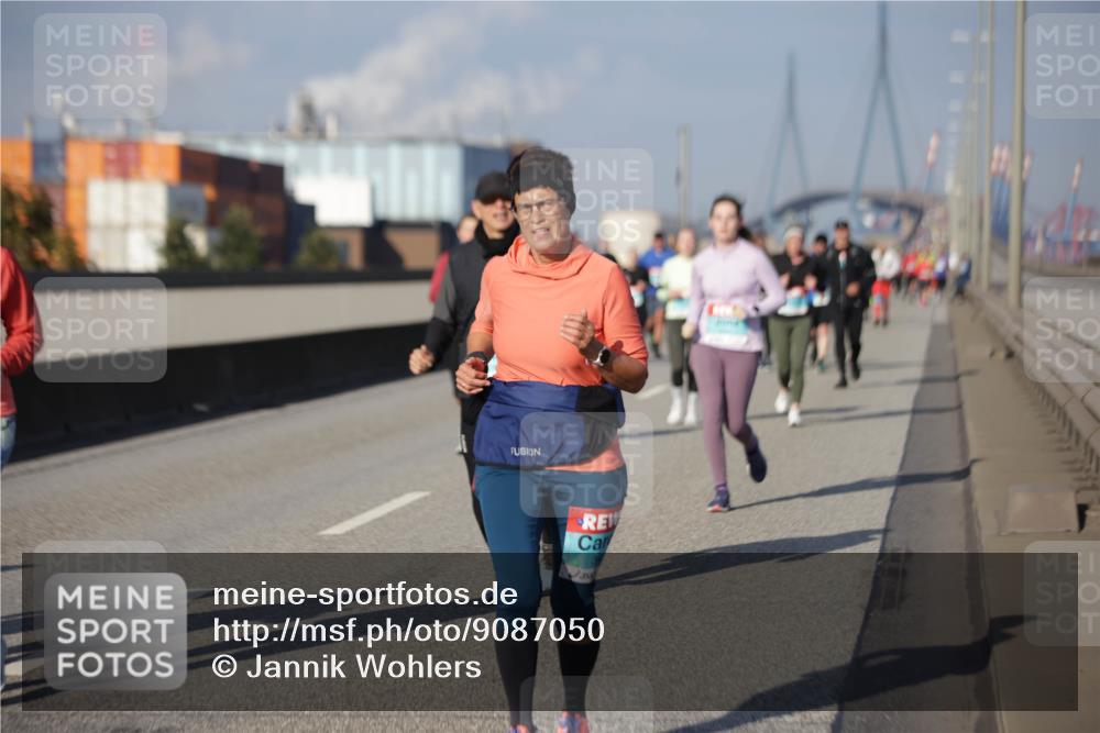 03.10.2025 - Köhlbrandbrückenlauf Jannik Wohlers http://msf.ph/oto/9087050 03.10.2025 10:08:05 Position 3 35 meine-sportfotos.de