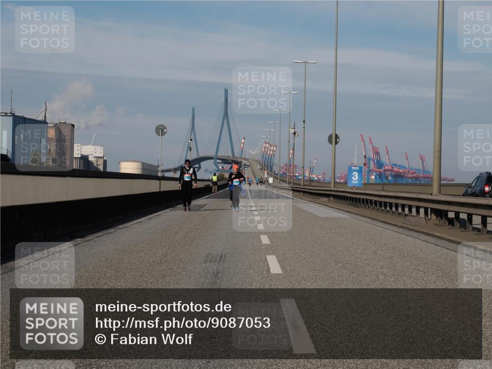 03.10.2025 - Köhlbrandbrückenlauf Fabian Wolf http://msf.ph/oto/9087053 03.10.2025 10:22:14 Position 3 3 meine-sportfotos.de