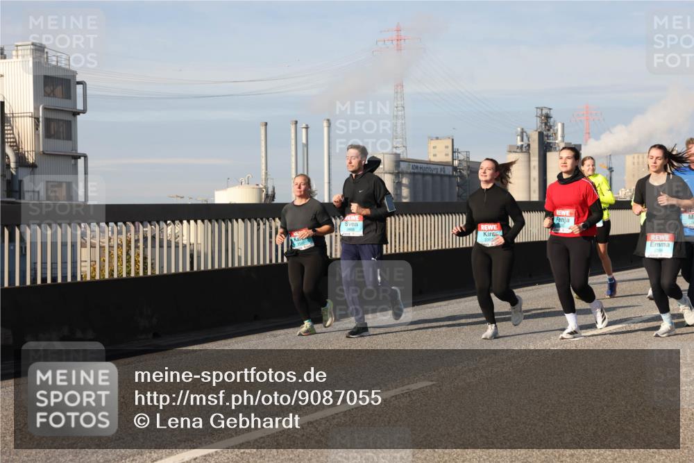03.10.2025 - Köhlbrandbrückenlauf Lena Gebhardt http://msf.ph/oto/9087055 03.10.2025 10:06:13 Position 2 2655, 235, 2166 meine-sportfotos.de