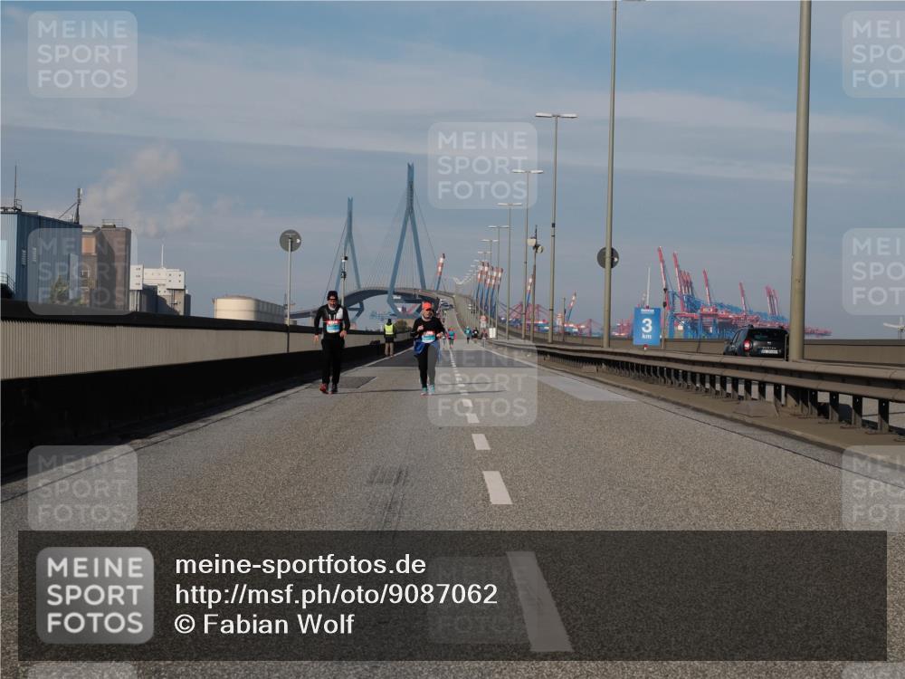 03.10.2025 - Köhlbrandbrückenlauf Fabian Wolf http://msf.ph/oto/9087062 03.10.2025 10:22:15 Position 3  meine-sportfotos.de