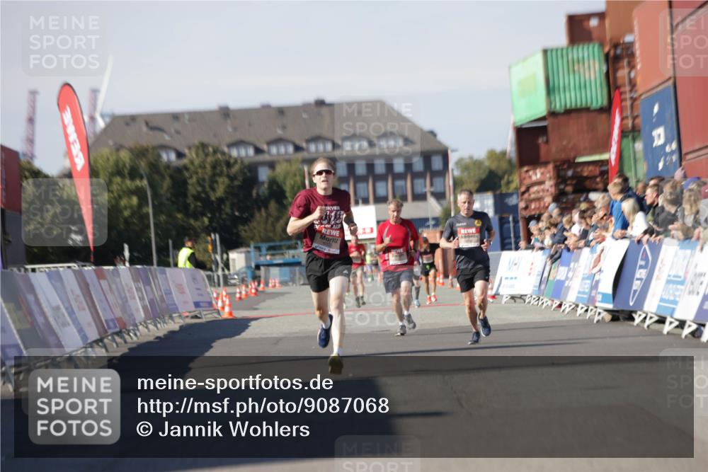 03.10.2025 - Köhlbrandbrückenlauf Jannik Wohlers http://msf.ph/oto/9087068 03.10.2025 12:53:10 Ziel 6333 meine-sportfotos.de