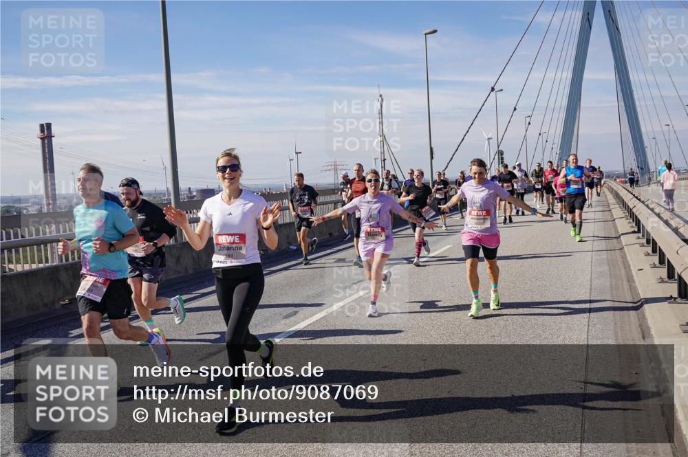 03.10.2025 - Köhlbrandbrückenlauf Michael Burmester http://msf.ph/oto/9087069 03.10.2025 12:43:58 Position 2 584 meine-sportfotos.de