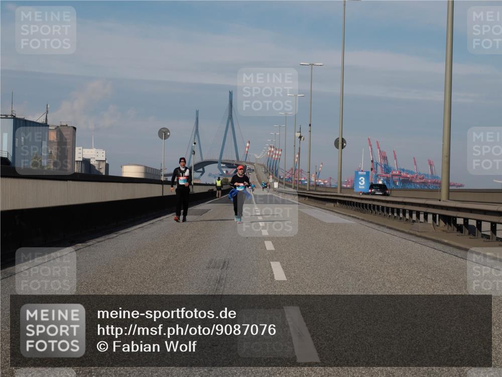 03.10.2025 - Köhlbrandbrückenlauf Fabian Wolf http://msf.ph/oto/9087076 03.10.2025 10:22:17 Position 3 3 meine-sportfotos.de