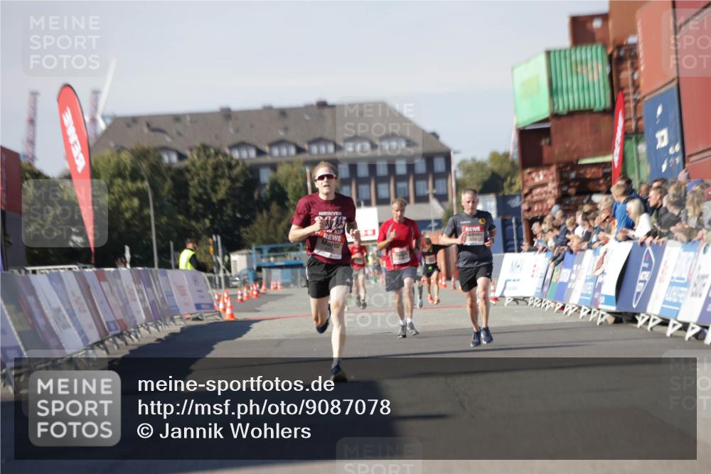 03.10.2025 - Köhlbrandbrückenlauf Jannik Wohlers http://msf.ph/oto/9087078 03.10.2025 12:53:10 Ziel 6333 meine-sportfotos.de