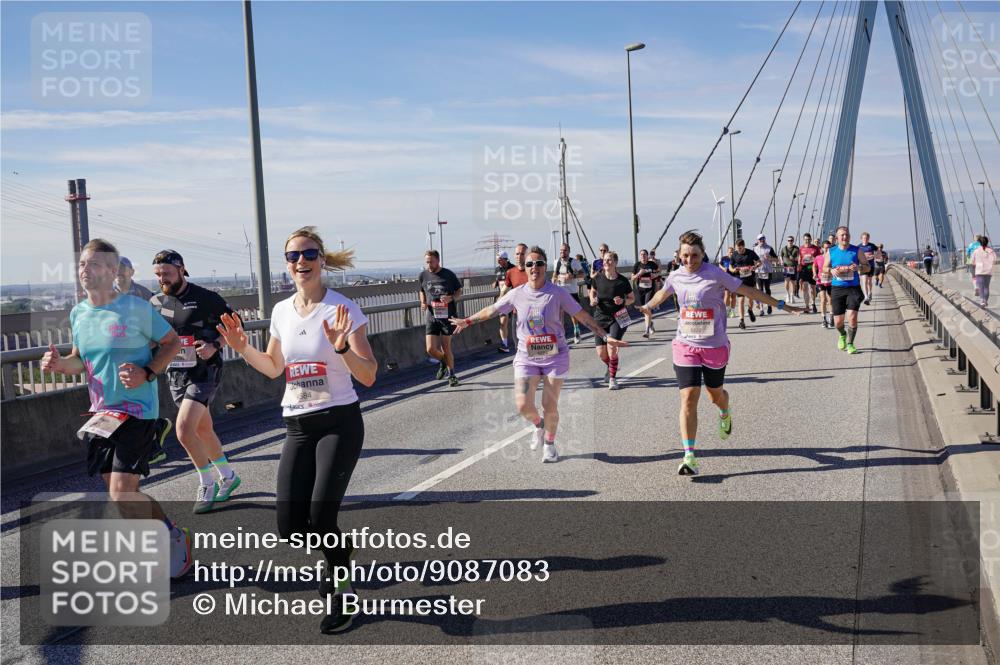 03.10.2025 - Köhlbrandbrückenlauf Michael Burmester http://msf.ph/oto/9087083 03.10.2025 12:43:58 Position 2 584, 6222 meine-sportfotos.de