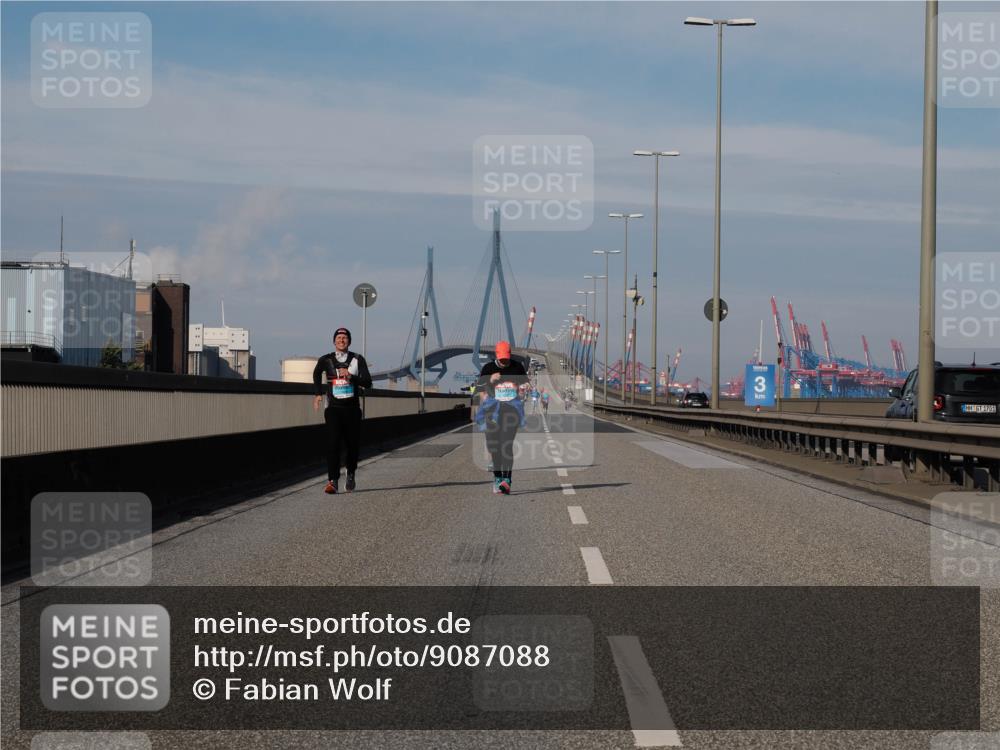 03.10.2025 - Köhlbrandbrückenlauf Fabian Wolf http://msf.ph/oto/9087088 03.10.2025 10:22:20 Position 3 3, 1701 meine-sportfotos.de