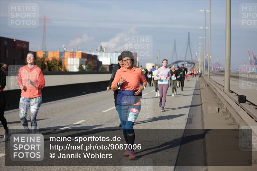 03.10.2025 - Köhlbrandbrückenlauf Jannik Wohlers http://msf.ph/oto/9087096 03.10.2025 10:08:05 Position 3 34 meine-sportfotos.de