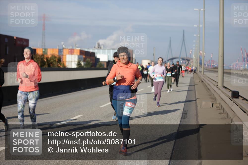 03.10.2025 - Köhlbrandbrückenlauf Jannik Wohlers http://msf.ph/oto/9087101 03.10.2025 10:08:05 Position 3 343 meine-sportfotos.de