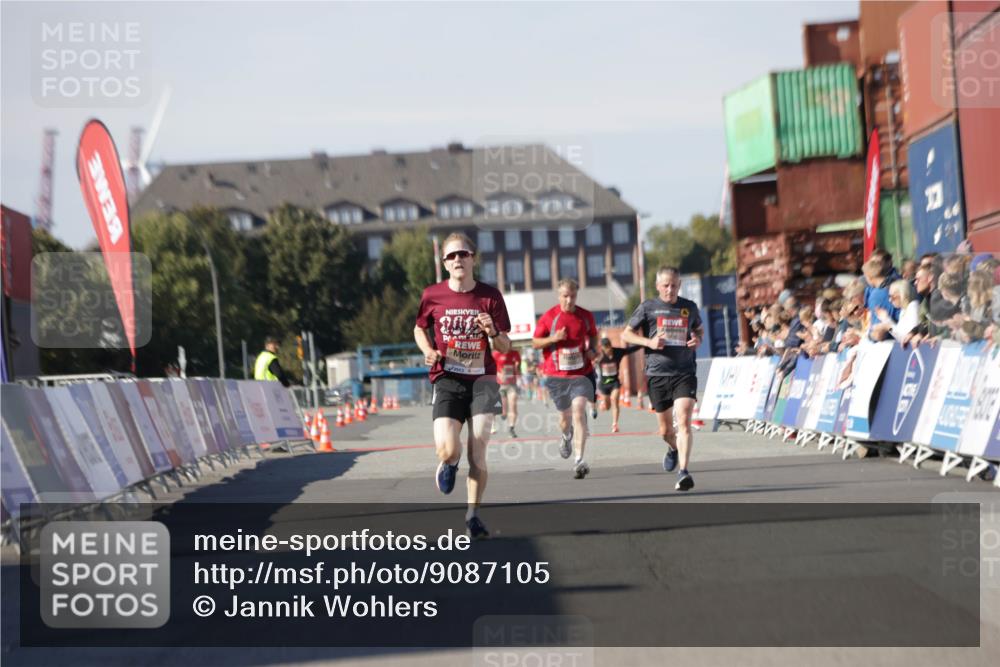 03.10.2025 - Köhlbrandbrückenlauf Jannik Wohlers http://msf.ph/oto/9087105 03.10.2025 12:53:10 Ziel 6333 meine-sportfotos.de