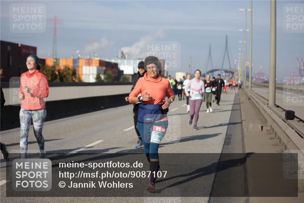 03.10.2025 - Köhlbrandbrückenlauf Jannik Wohlers http://msf.ph/oto/9087107 03.10.2025 10:08:05 Position 3 3432 meine-sportfotos.de