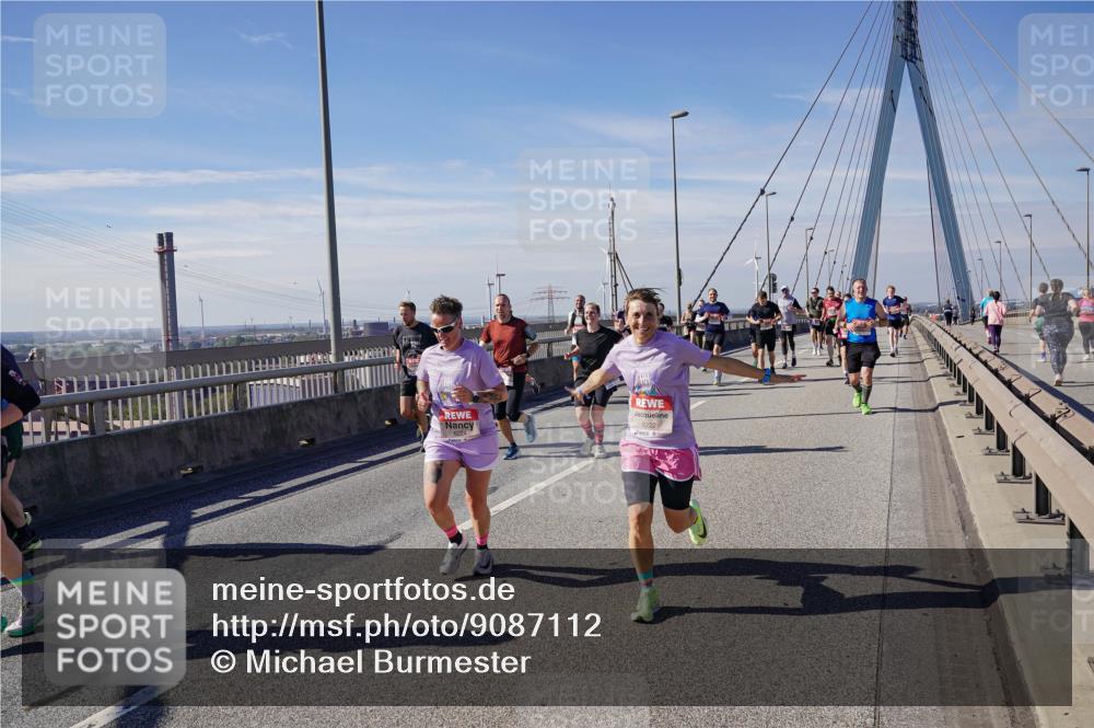 03.10.2025 - Köhlbrandbrückenlauf Michael Burmester http://msf.ph/oto/9087112 03.10.2025 12:43:59 Position 2 6222 meine-sportfotos.de