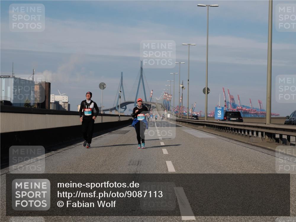 03.10.2025 - Köhlbrandbrückenlauf Fabian Wolf http://msf.ph/oto/9087113 03.10.2025 10:22:22 Position 3  meine-sportfotos.de