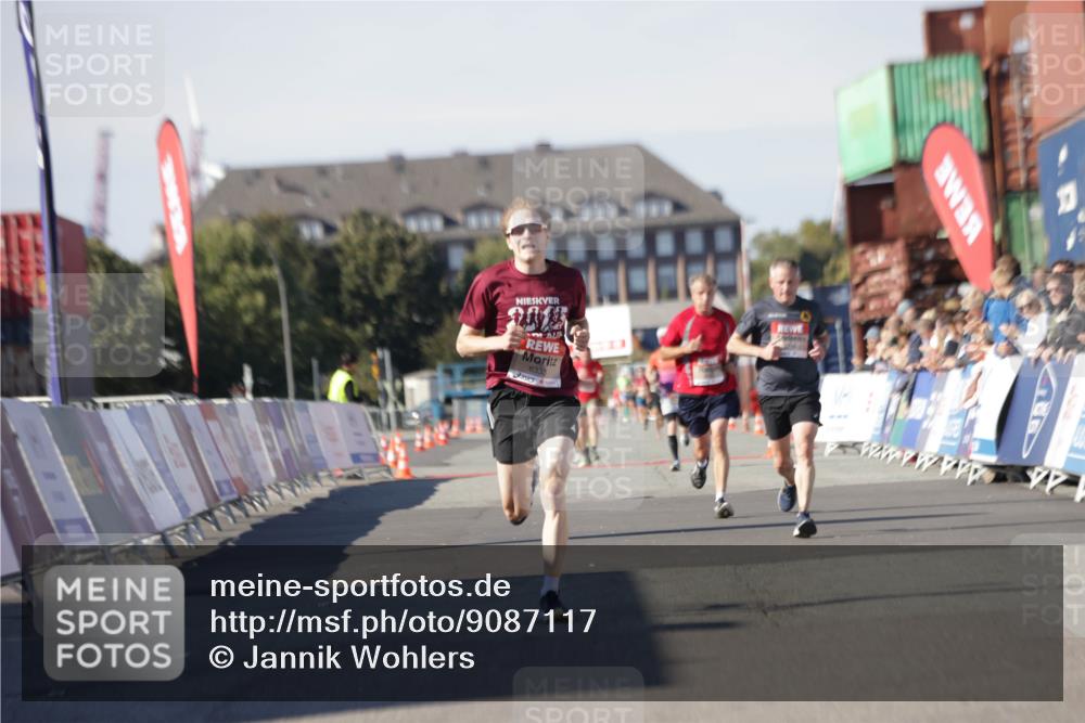 03.10.2025 - Köhlbrandbrückenlauf Jannik Wohlers http://msf.ph/oto/9087117 03.10.2025 12:53:11 Ziel 6333 meine-sportfotos.de