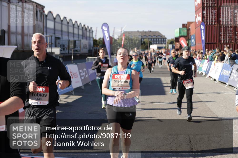 03.10.2025 - Köhlbrandbrückenlauf Jannik Wohlers http://msf.ph/oto/9087119 03.10.2025 13:19:01 Ziel 4556, 4630, 4676, 4756, 4889, 5027, 5304, 5449, 5974, 6117, 6127, 6267, 6475, 6573, 6795 meine-sportfotos.de