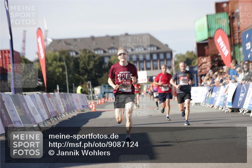 03.10.2025 - Köhlbrandbrückenlauf Jannik Wohlers http://msf.ph/oto/9087124 03.10.2025 12:53:11 Ziel 6333 meine-sportfotos.de