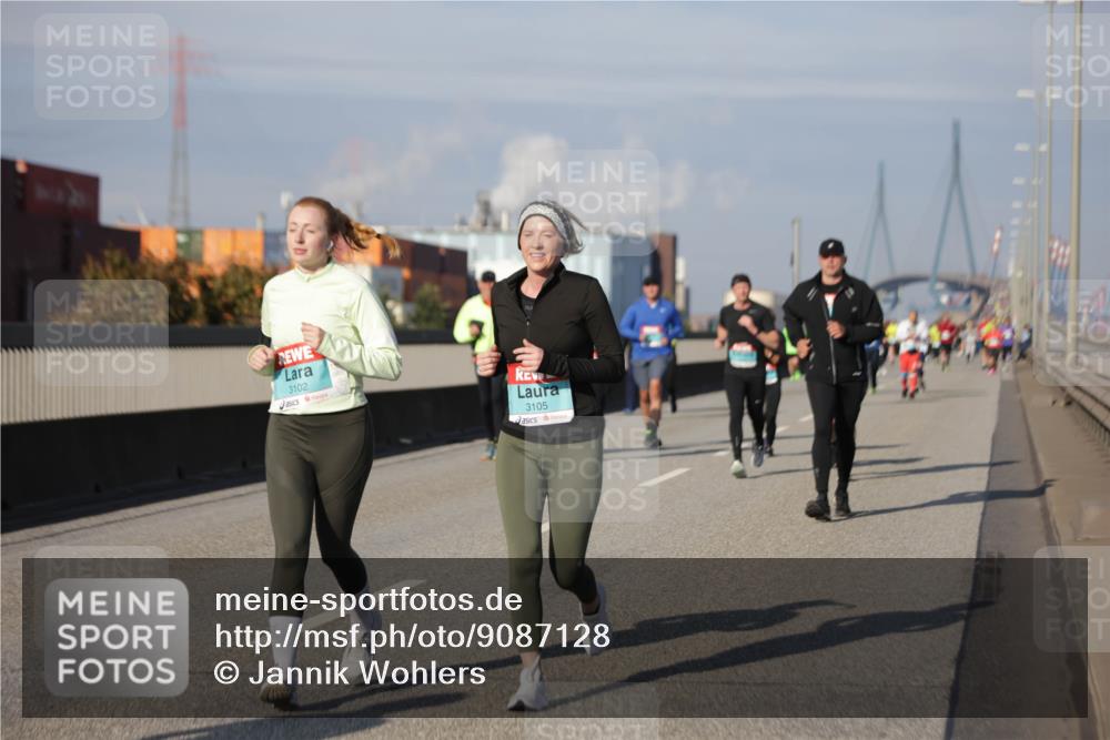 03.10.2025 - Köhlbrandbrückenlauf Jannik Wohlers http://msf.ph/oto/9087128 03.10.2025 10:08:12 Position 3 3102, 3105 meine-sportfotos.de