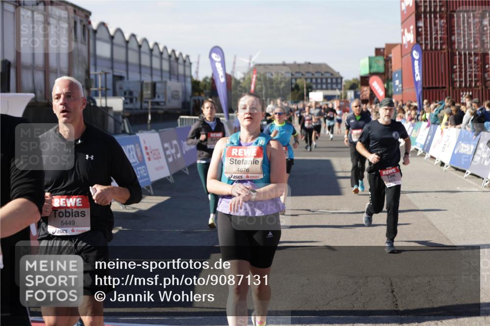 03.10.2025 - Köhlbrandbrückenlauf Jannik Wohlers http://msf.ph/oto/9087131 03.10.2025 13:19:01 Ziel 4556, 4630, 4676, 4756, 4889, 5027, 5304, 5449, 5974, 6117, 6127, 6267, 6475, 6573, 6795 meine-sportfotos.de