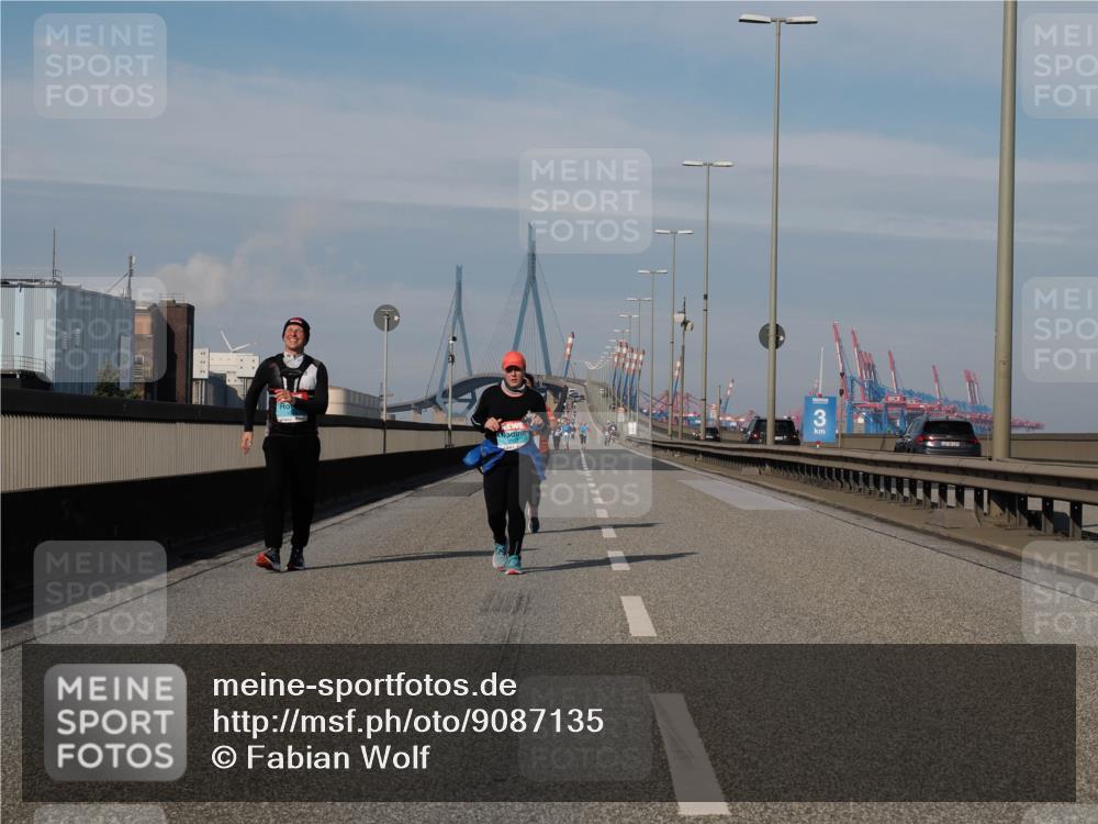 03.10.2025 - Köhlbrandbrückenlauf Fabian Wolf http://msf.ph/oto/9087135 03.10.2025 10:22:23 Position 3 3 meine-sportfotos.de