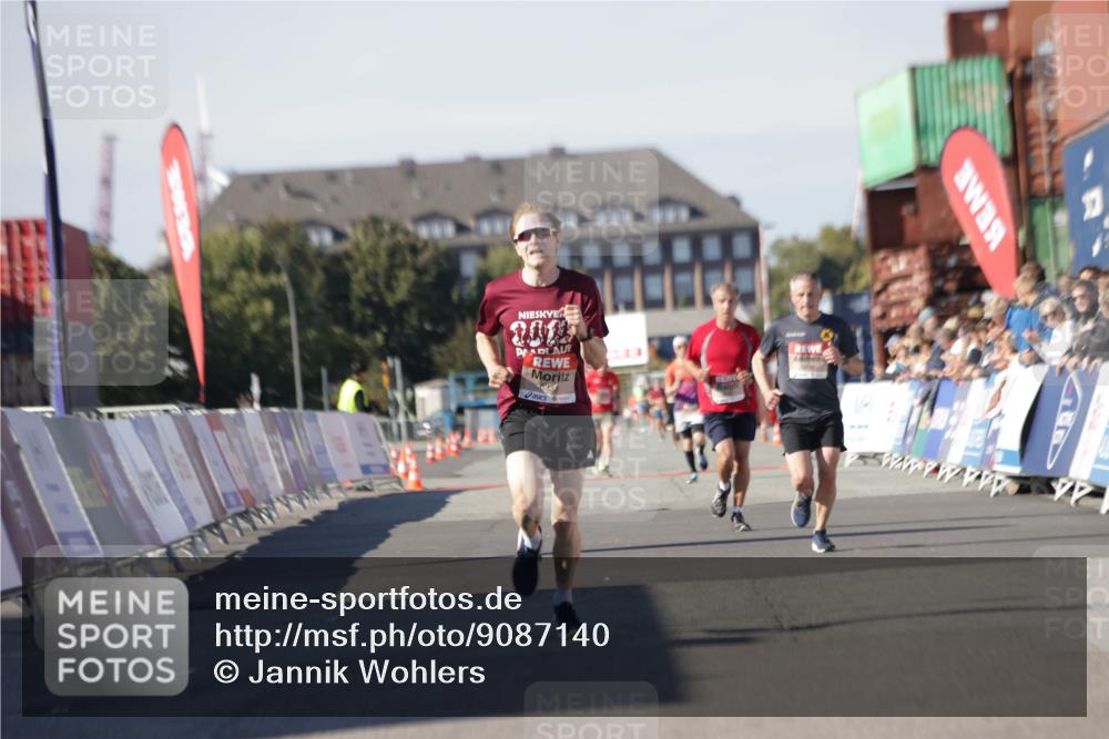 03.10.2025 - Köhlbrandbrückenlauf Jannik Wohlers http://msf.ph/oto/9087140 03.10.2025 12:53:11 Ziel 6333 meine-sportfotos.de