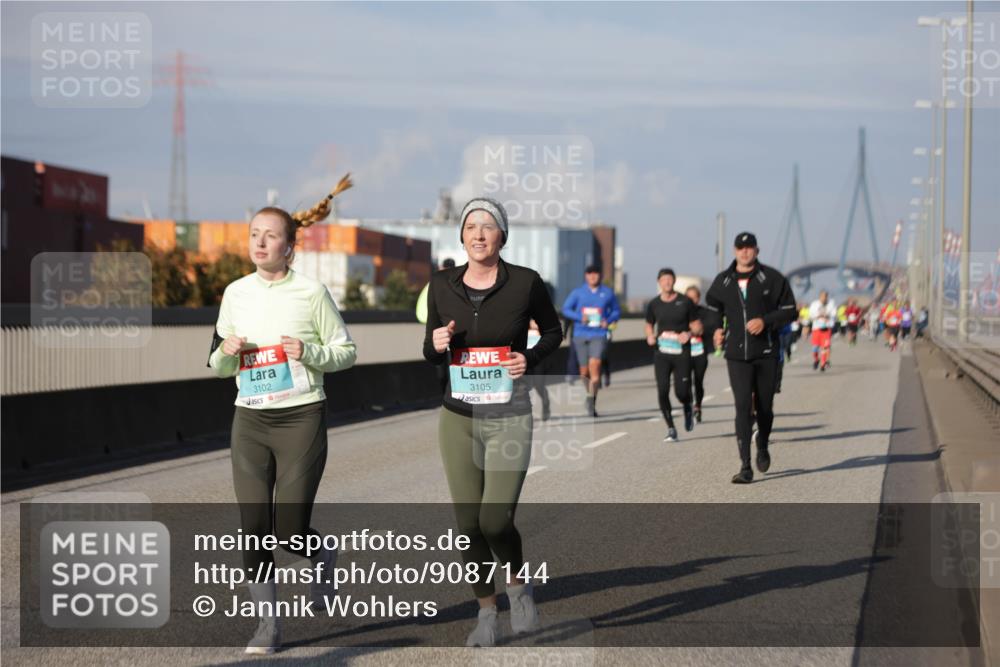 03.10.2025 - Köhlbrandbrückenlauf Jannik Wohlers http://msf.ph/oto/9087144 03.10.2025 10:08:12 Position 3 3102, 3105 meine-sportfotos.de