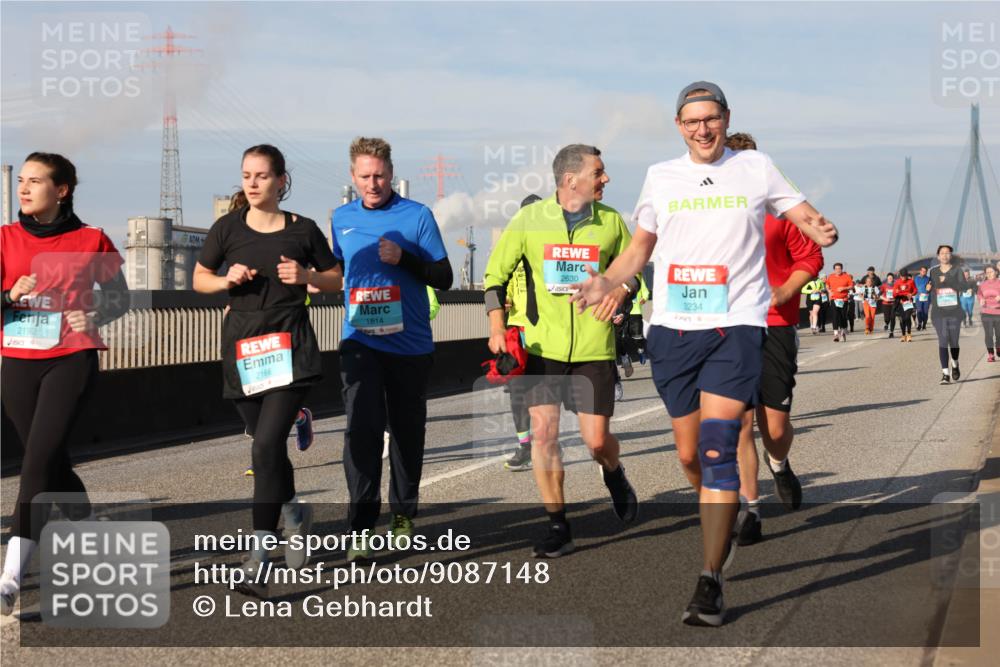 03.10.2025 - Köhlbrandbrückenlauf Lena Gebhardt http://msf.ph/oto/9087148 03.10.2025 10:06:15 Position 2 2192, 444, 2166, 1814, 2630, 3234 meine-sportfotos.de