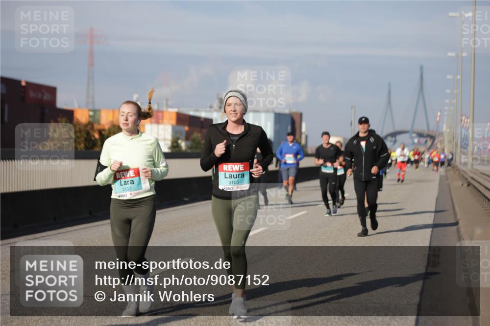 03.10.2025 - Köhlbrandbrückenlauf Jannik Wohlers http://msf.ph/oto/9087152 03.10.2025 10:08:12 Position 3 3102, 3105 meine-sportfotos.de