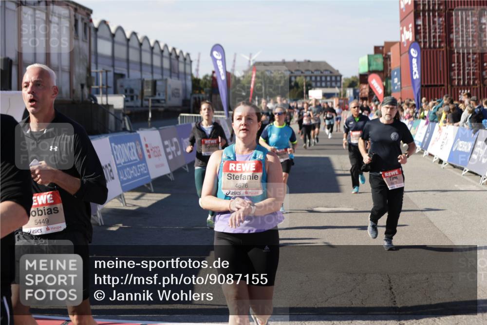 03.10.2025 - Köhlbrandbrückenlauf Jannik Wohlers http://msf.ph/oto/9087155 03.10.2025 13:19:01 Ziel 4556, 4630, 4676, 4756, 4889, 5027, 5304, 5449, 5974, 6117, 6127, 6267, 6475, 6573, 6795 meine-sportfotos.de