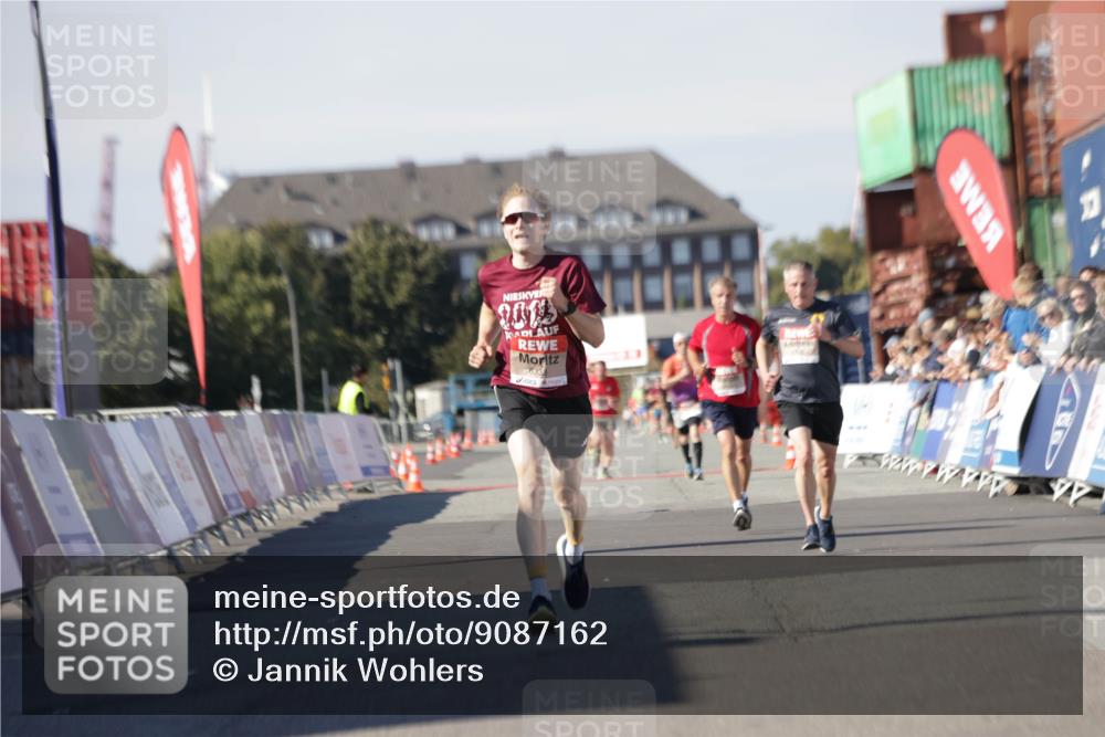 03.10.2025 - Köhlbrandbrückenlauf Jannik Wohlers http://msf.ph/oto/9087162 03.10.2025 12:53:11 Ziel 6333 meine-sportfotos.de