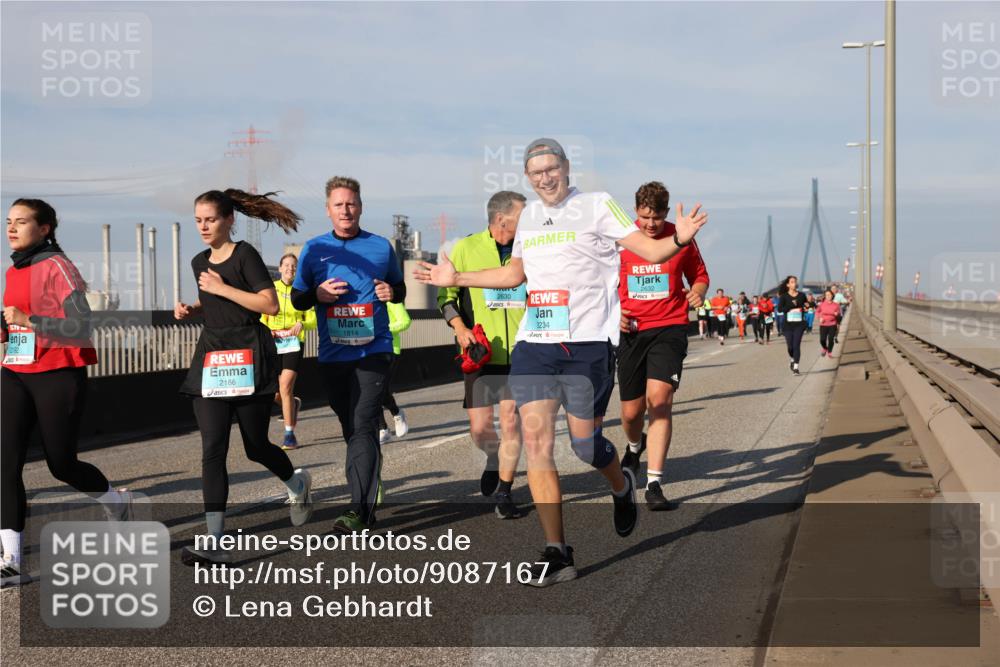 03.10.2025 - Köhlbrandbrückenlauf Lena Gebhardt http://msf.ph/oto/9087167 03.10.2025 10:06:15 Position 2 2192, 50, 2166, 1814, 2630, 3234 meine-sportfotos.de