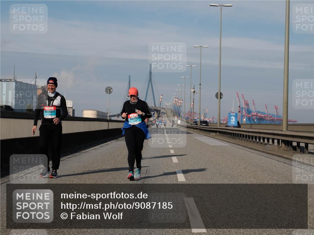 03.10.2025 - Köhlbrandbrückenlauf Fabian Wolf http://msf.ph/oto/9087185 03.10.2025 10:22:26 Position 3 1928, 2507, 3 meine-sportfotos.de