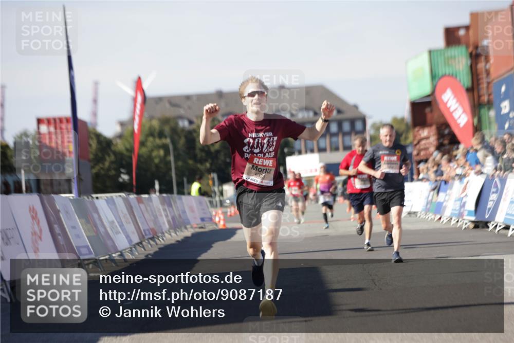 03.10.2025 - Köhlbrandbrückenlauf Jannik Wohlers http://msf.ph/oto/9087187 03.10.2025 12:53:12 Ziel 5786, 6333 meine-sportfotos.de