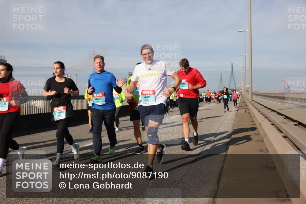 03.10.2025 - Köhlbrandbrückenlauf Lena Gebhardt http://msf.ph/oto/9087190 03.10.2025 10:06:16 Position 2 92, 2166, 1814, 3234 meine-sportfotos.de