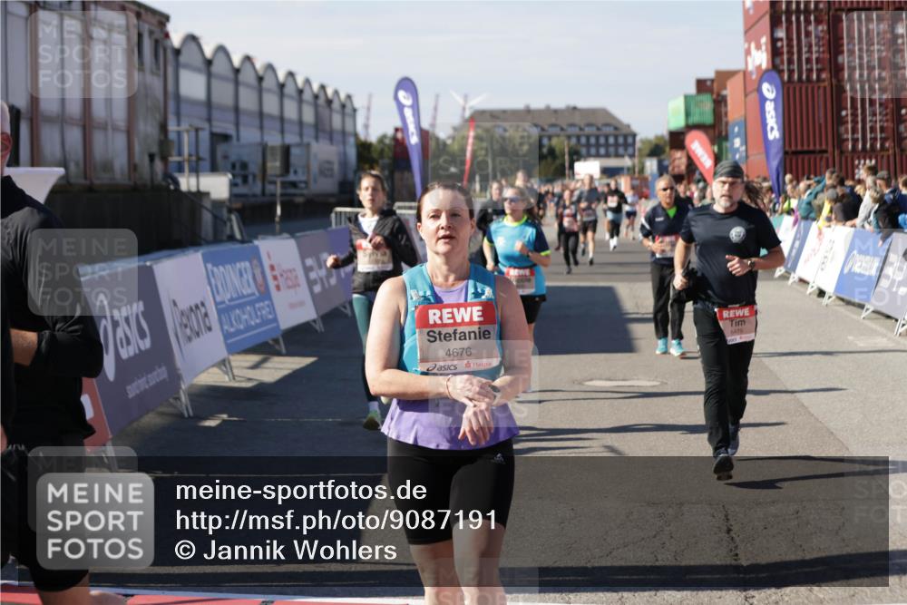 03.10.2025 - Köhlbrandbrückenlauf Jannik Wohlers http://msf.ph/oto/9087191 03.10.2025 13:19:02 Ziel 4556, 4630, 4676, 4756, 4876, 4889, 5027, 5304, 5449, 5974, 6088, 6117, 6127, 6267, 6475, 6573, 6795 meine-sportfotos.de