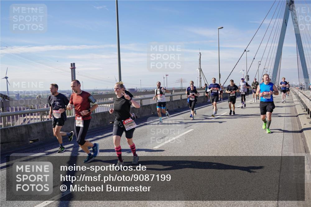 03.10.2025 - Köhlbrandbrückenlauf Michael Burmester http://msf.ph/oto/9087199 03.10.2025 12:44:01 Position 2 5645 meine-sportfotos.de