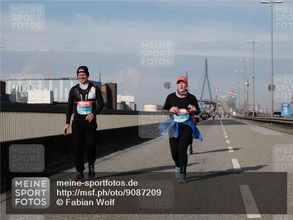 03.10.2025 - Köhlbrandbrückenlauf Fabian Wolf http://msf.ph/oto/9087209 03.10.2025 10:22:27 Position 3 1928, 2507, 3 meine-sportfotos.de