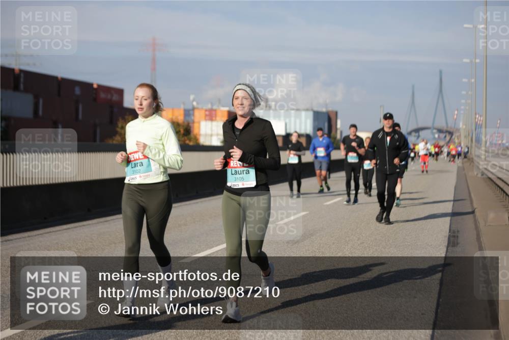 03.10.2025 - Köhlbrandbrückenlauf Jannik Wohlers http://msf.ph/oto/9087210 03.10.2025 10:08:13 Position 3 3102, 3105 meine-sportfotos.de