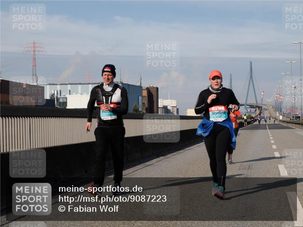 03.10.2025 - Köhlbrandbrückenlauf Fabian Wolf http://msf.ph/oto/9087223 03.10.2025 10:22:28 Position 3 1928, 2507 meine-sportfotos.de